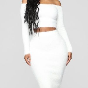 Two Piece Fuzzy Skirt Set ❄️